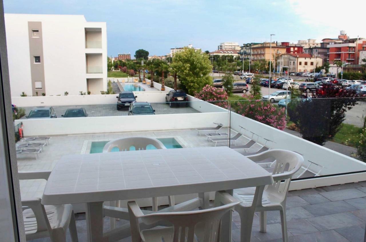 West Beach 3 Lido di Jesolo Exterior photo