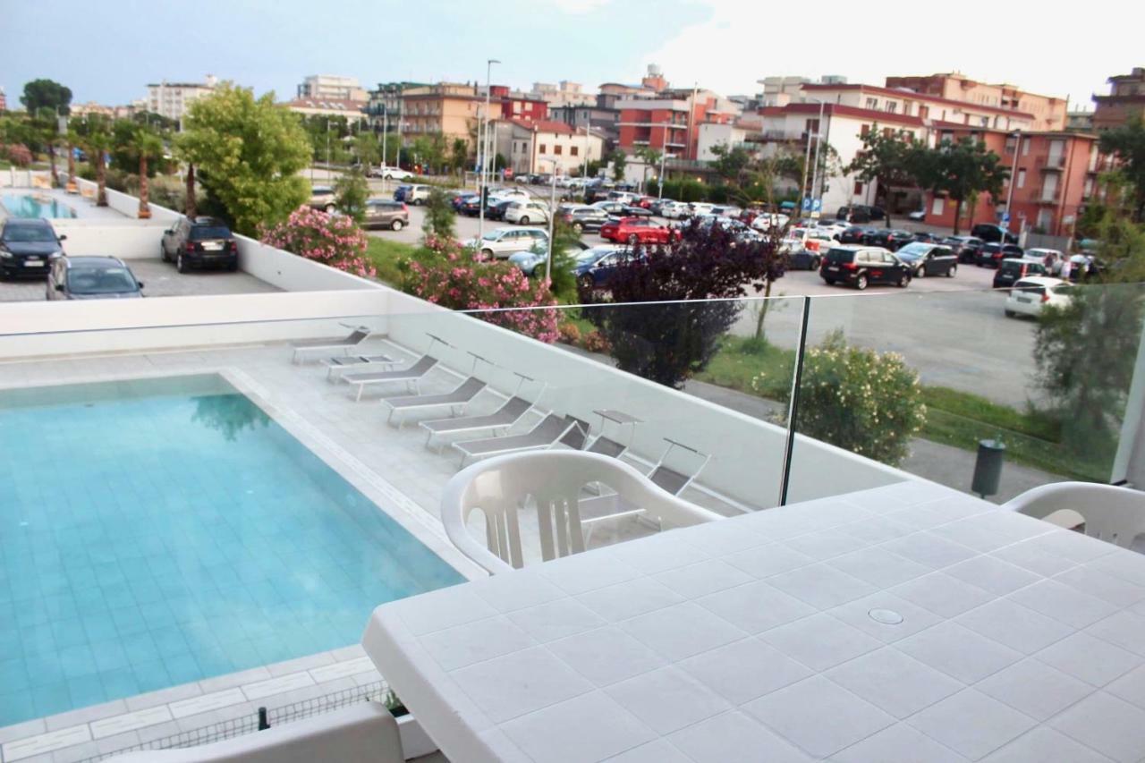 West Beach 3 Lido di Jesolo Exterior photo